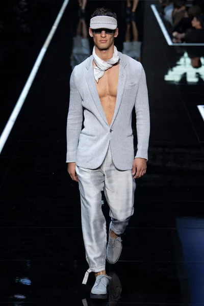 Look 75